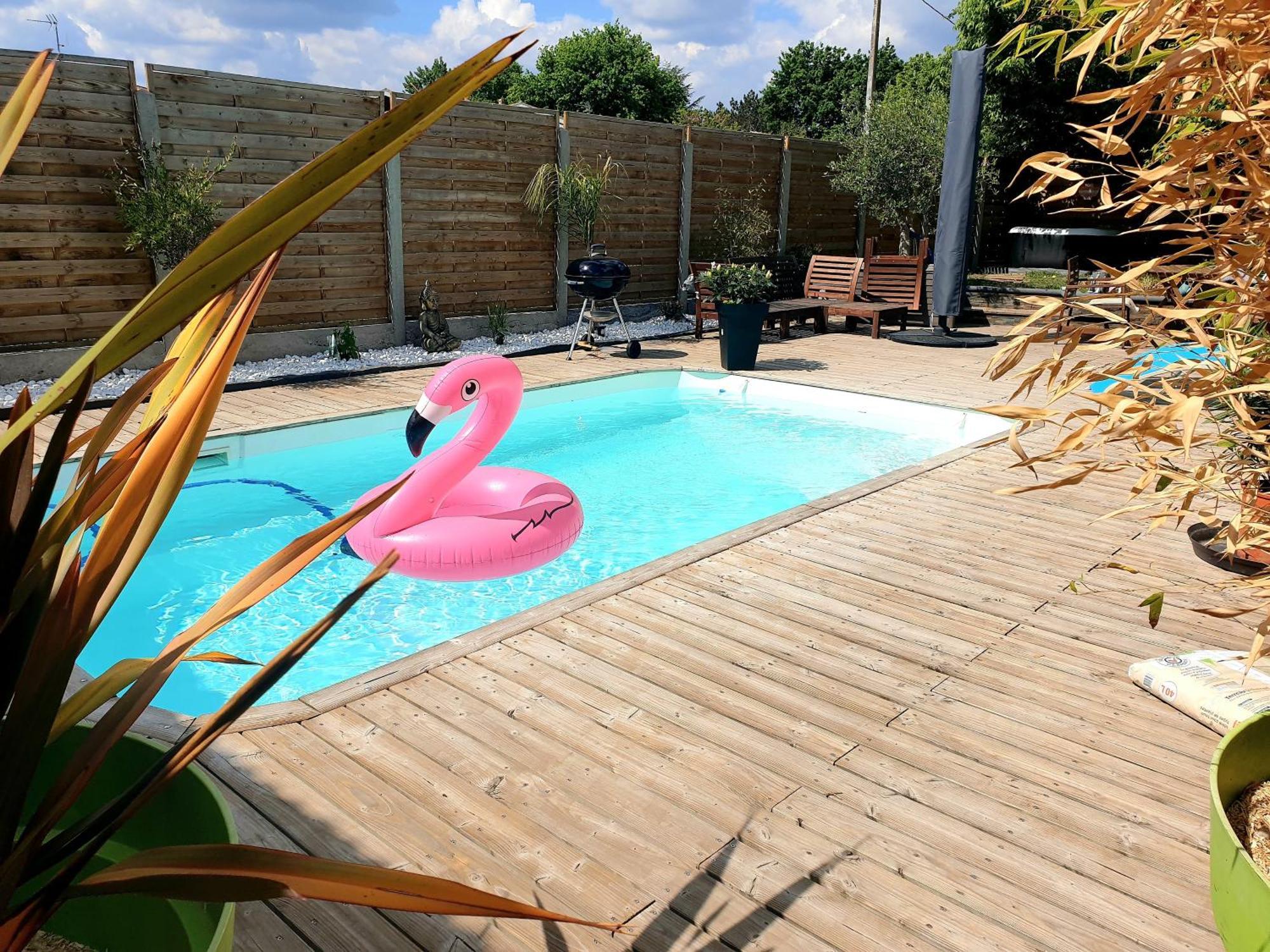 Tiny House Avec Jardin Et Acces Piscine Chauffee Villa Saint-Médard-en-Jalles Exterior photo