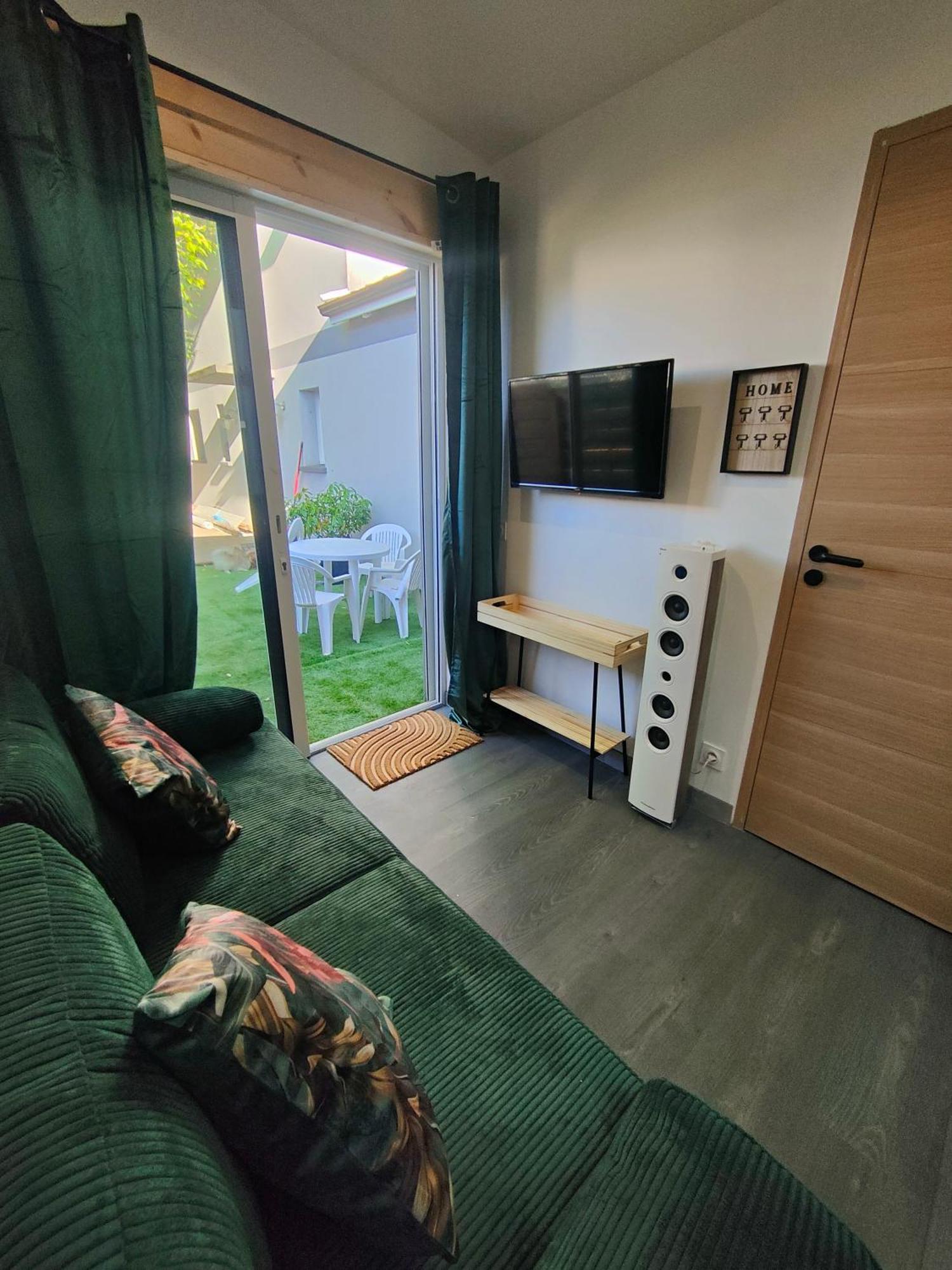 Tiny House Avec Jardin Et Acces Piscine Chauffee Villa Saint-Médard-en-Jalles Exterior photo